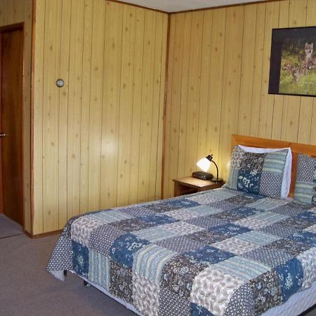 Stardust Motel Haines Junction Buitenkant foto