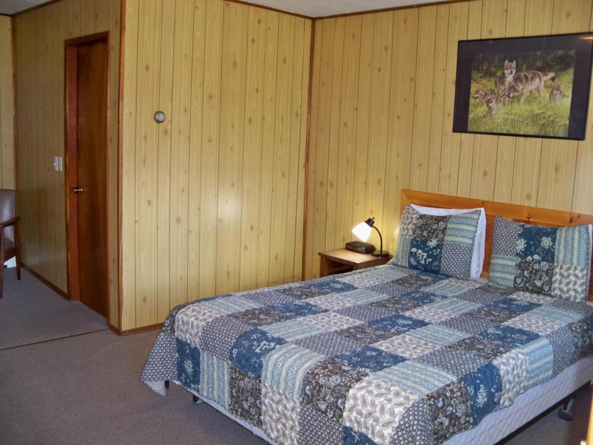 Stardust Motel Haines Junction Buitenkant foto
